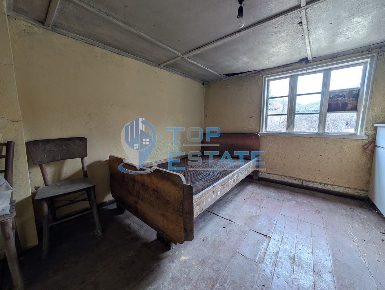 Двуетажна тухлена къща в Тревненския балкан - 0