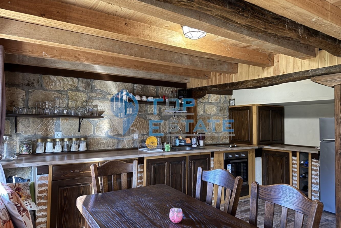 Реновирана къща в Еленския Балкан, област Велико Търново - 0