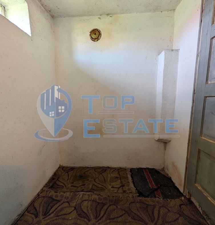 Едноетажна тухлена къща с гараж в село Павел - 0