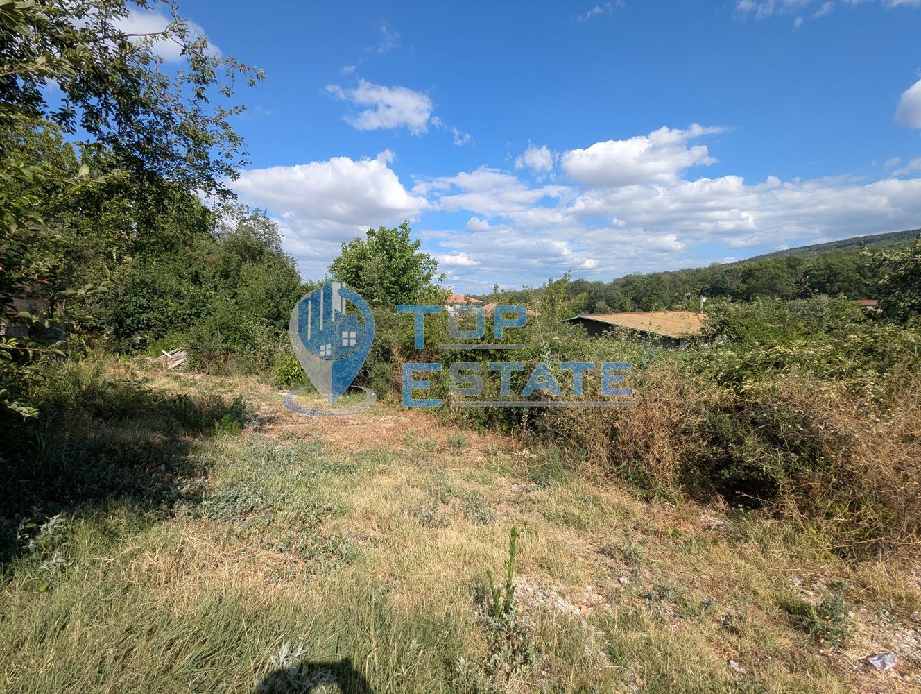 Парцел в регулация в покрайнините на град Горна Оряховица, обалст Велико Търново - 0