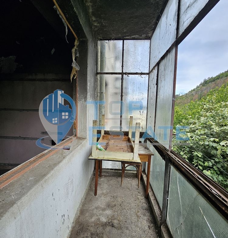 Двустаен панелен апартамент на междинен етаж в квартал Чолаковци, град Велико Търново - 0