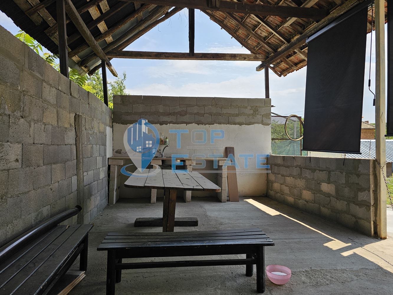 Двуетажна обзаведена и ремонтирана къща с три спални в село Страхилово, област Велико Търново - 0