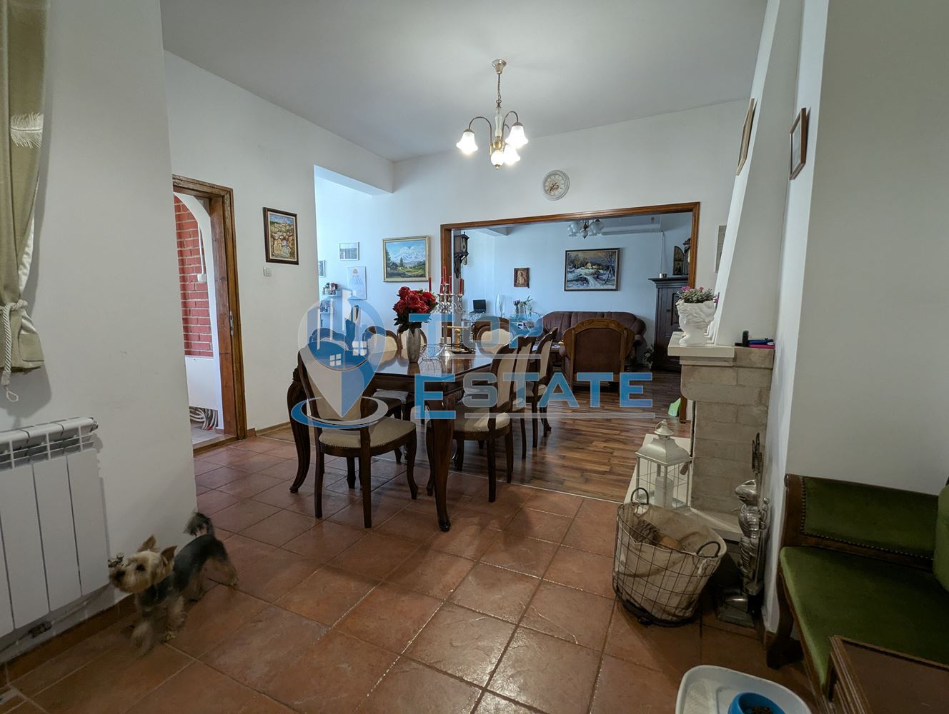 Масивна триетажна къща със сауна и басейн в близост до центъра на град Горна Оряховица, област Велико Търново - 0