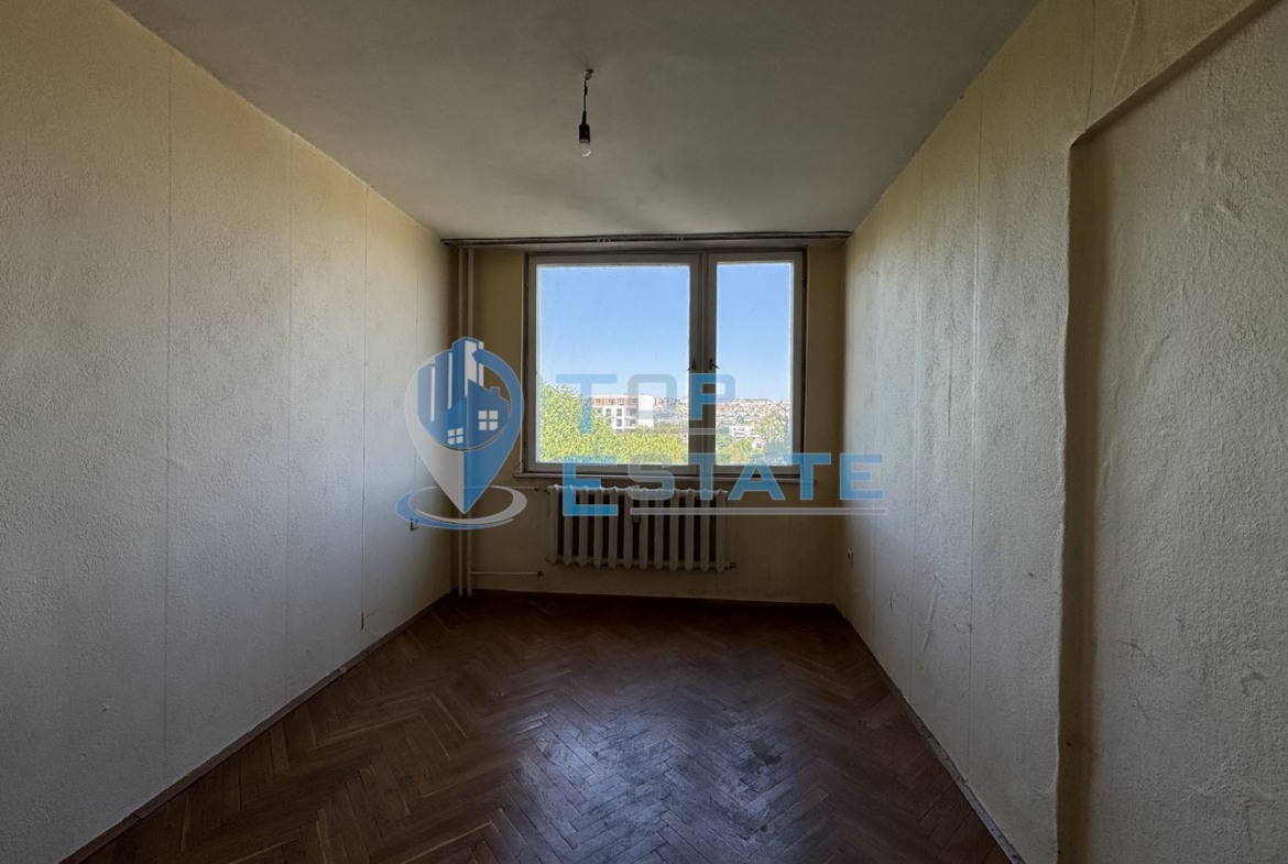 Тристаен тухлен апартамент в квартал Бузлуджа, град Велико Търново - 0