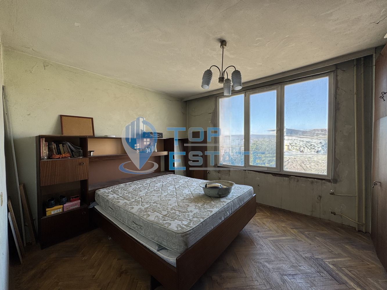 Тристаен тухлен апартамент в кв. Колю Фичето, град Велико Търново - 0