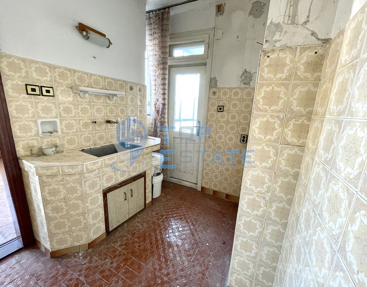 Многостаен тухлен апартамент в кв. Бузлуджа-0 Многостаен тухлен апартамент в кв. Бузлуджа - 0