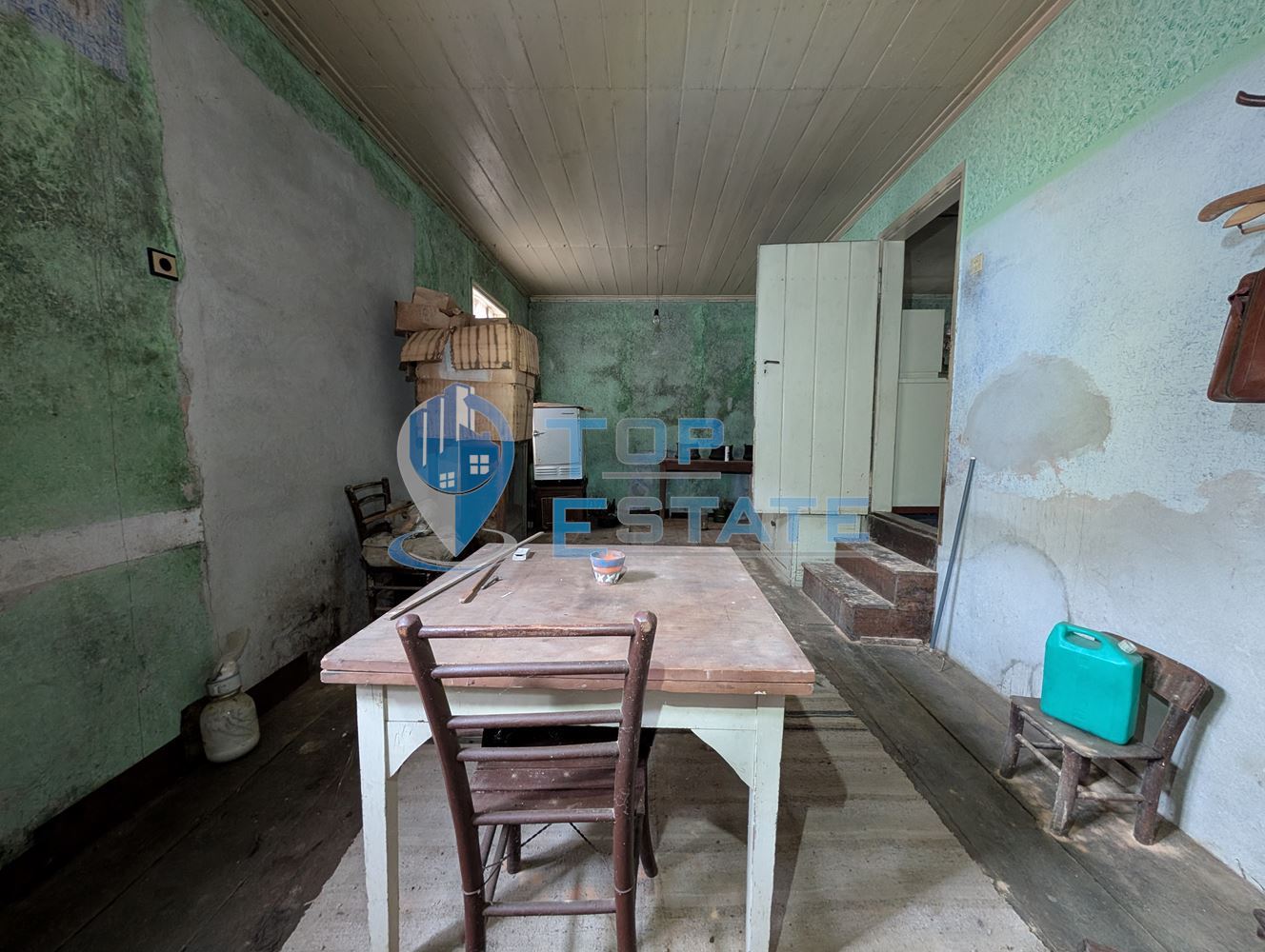 Двуетажна тухлена къща в близост до град Плачковци - 0