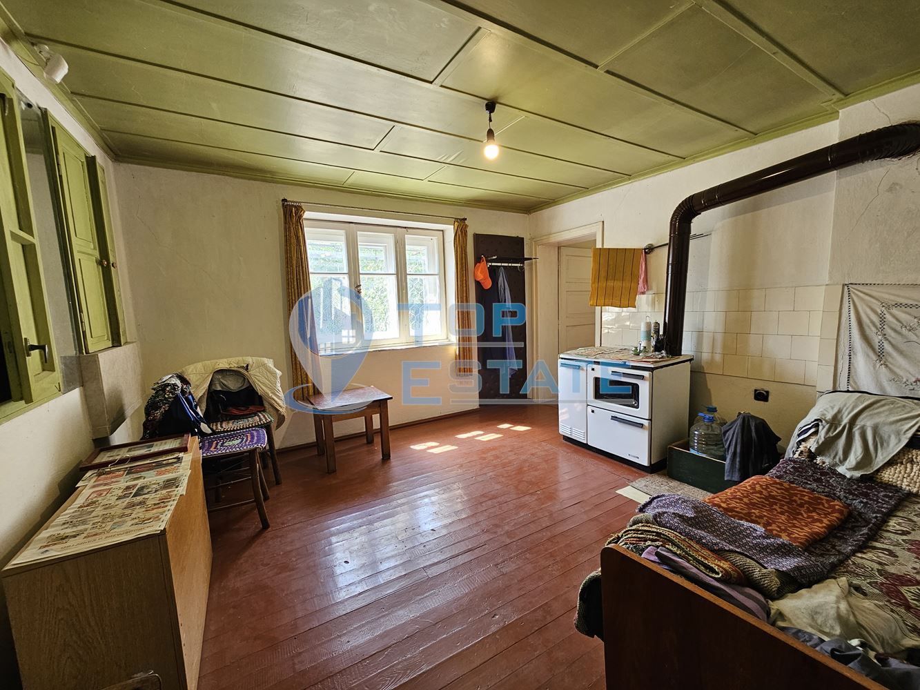 Двуетажна тухлена къща с гараж и голям двор в село Добромирка - 0