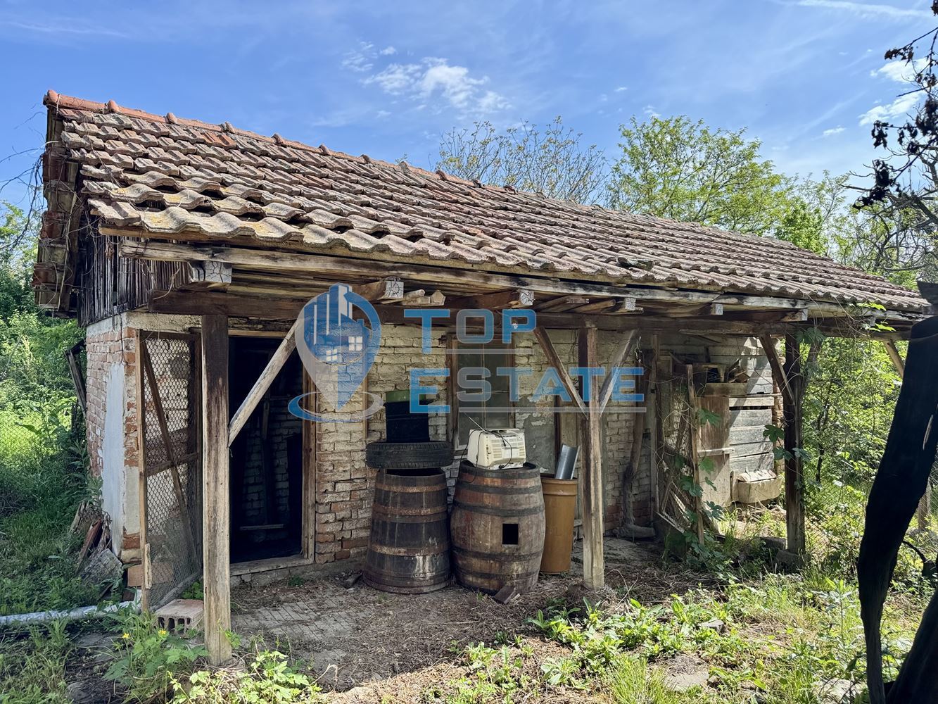 Тухлена къща с допълнителни постройки в село Миндя, област Велико Търново - 0