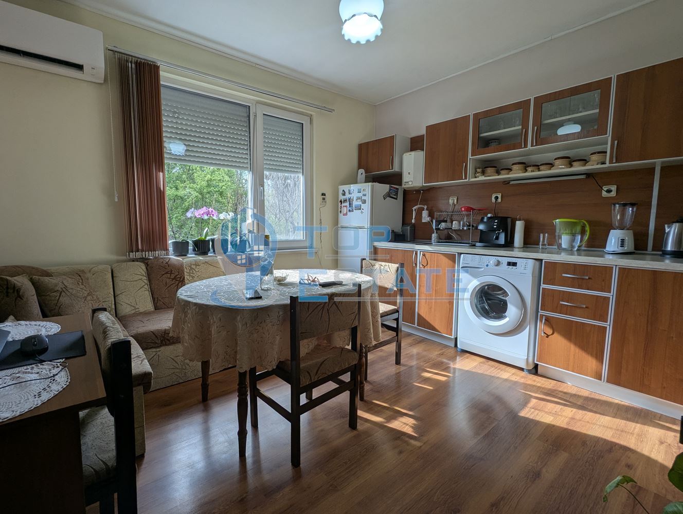 Просторна едноетажна тухлена къща в квартал Калтинец, град Горна Оряховица, област Велико Търново - 0