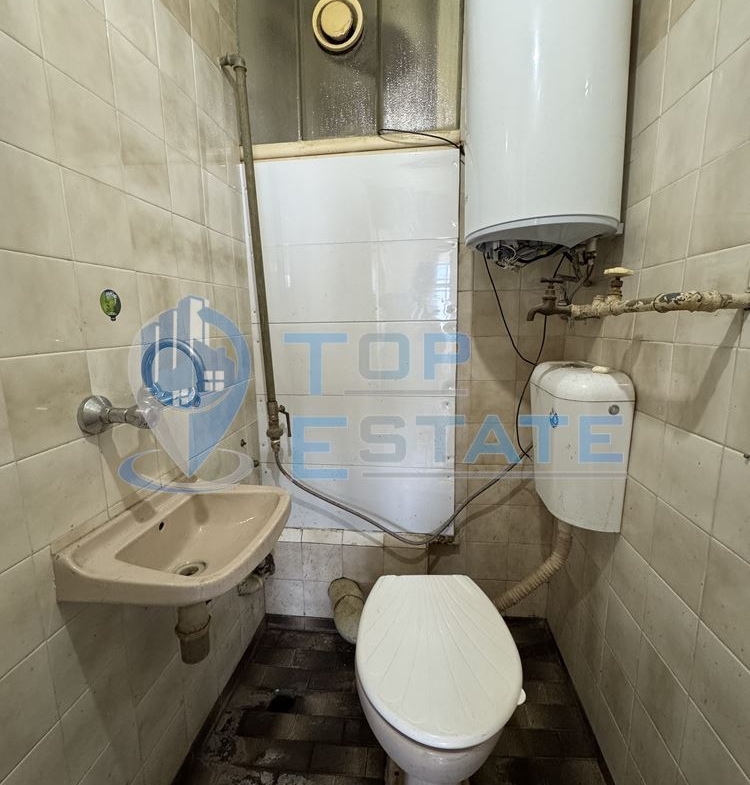 Тристаен тухлен апартамент в квартал Бузлуджа, град Велико Търново - 0