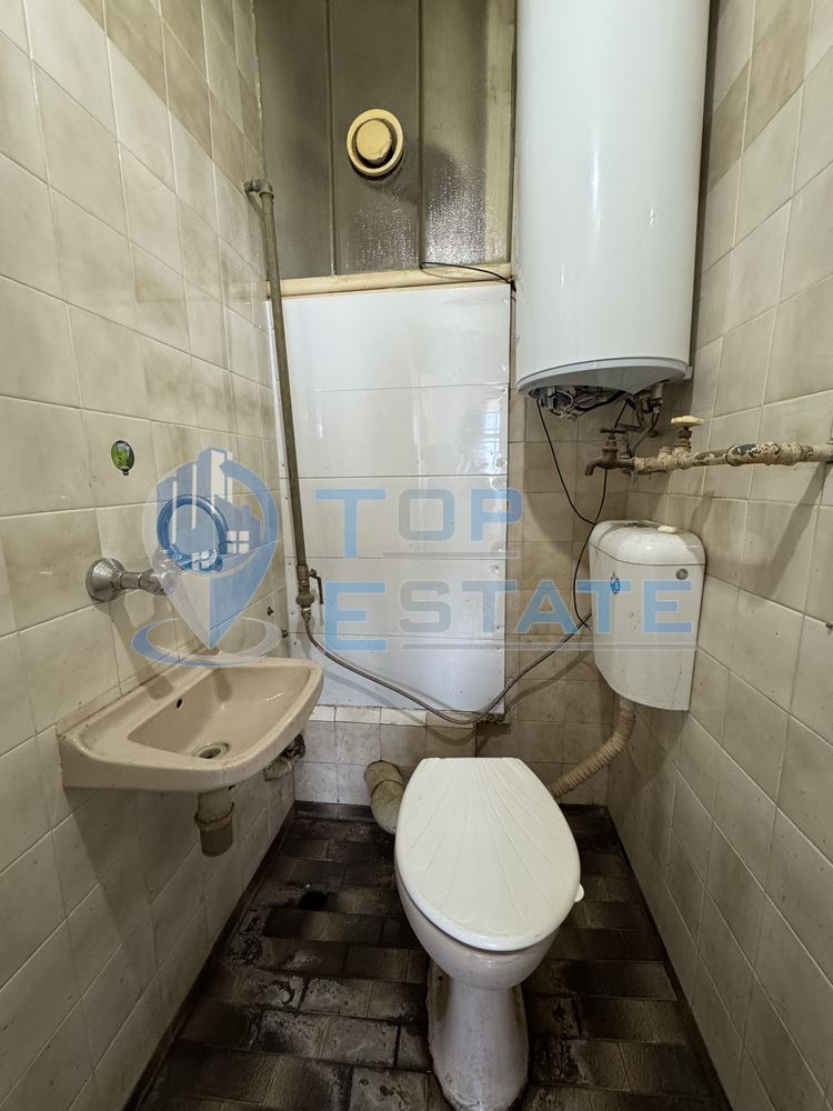 Тристаен тухлен апартамент в квартал Бузлуджа, град Велико Търново - 0