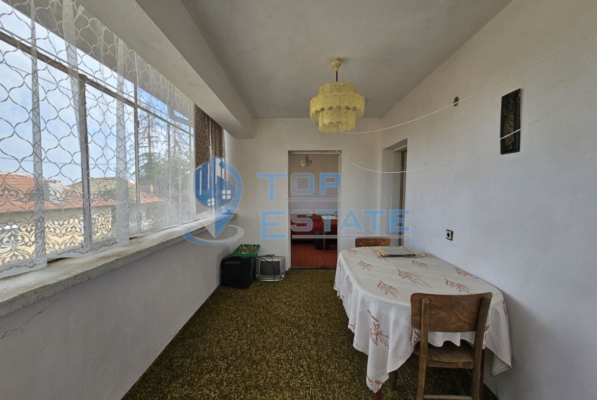 Монолитна двуетажна къща с втора къща в един двор в село Ново Градище, област Велико Търново - 0