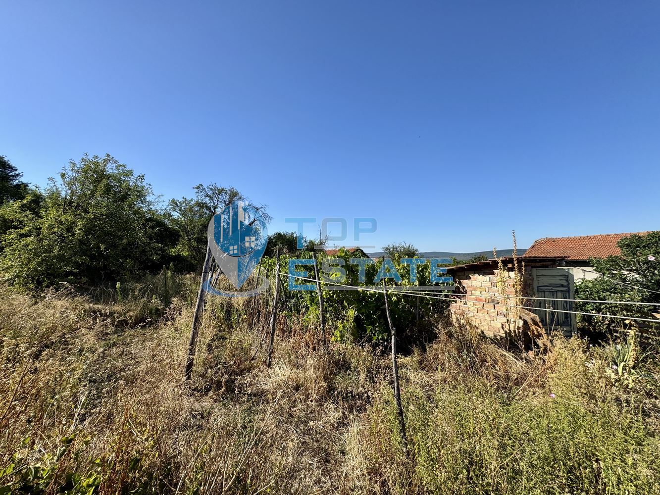 Здрава къща във високата част на село Джулюница, област Велико Търново - 0