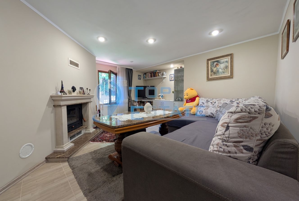 Реновирана двуетажна къща в Тревненския балкан - 0