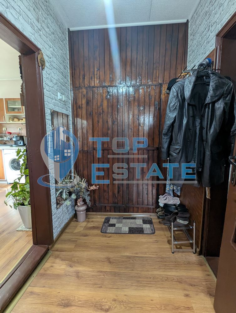 Просторна едноетажна тухлена къща в квартал Калтинец, град Горна Оряховица, област Велико Търново - 0