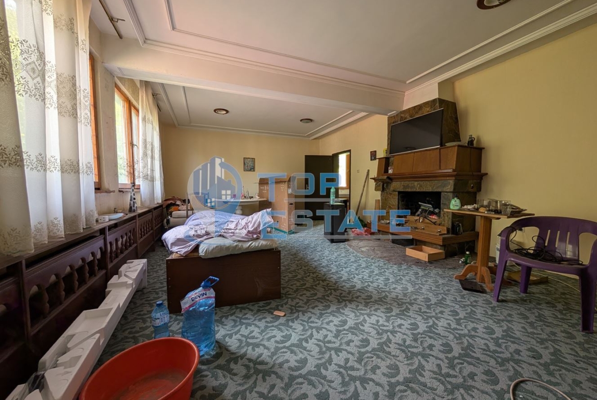 Масивна сграда за обществено обслужване в град Плачковци - 0