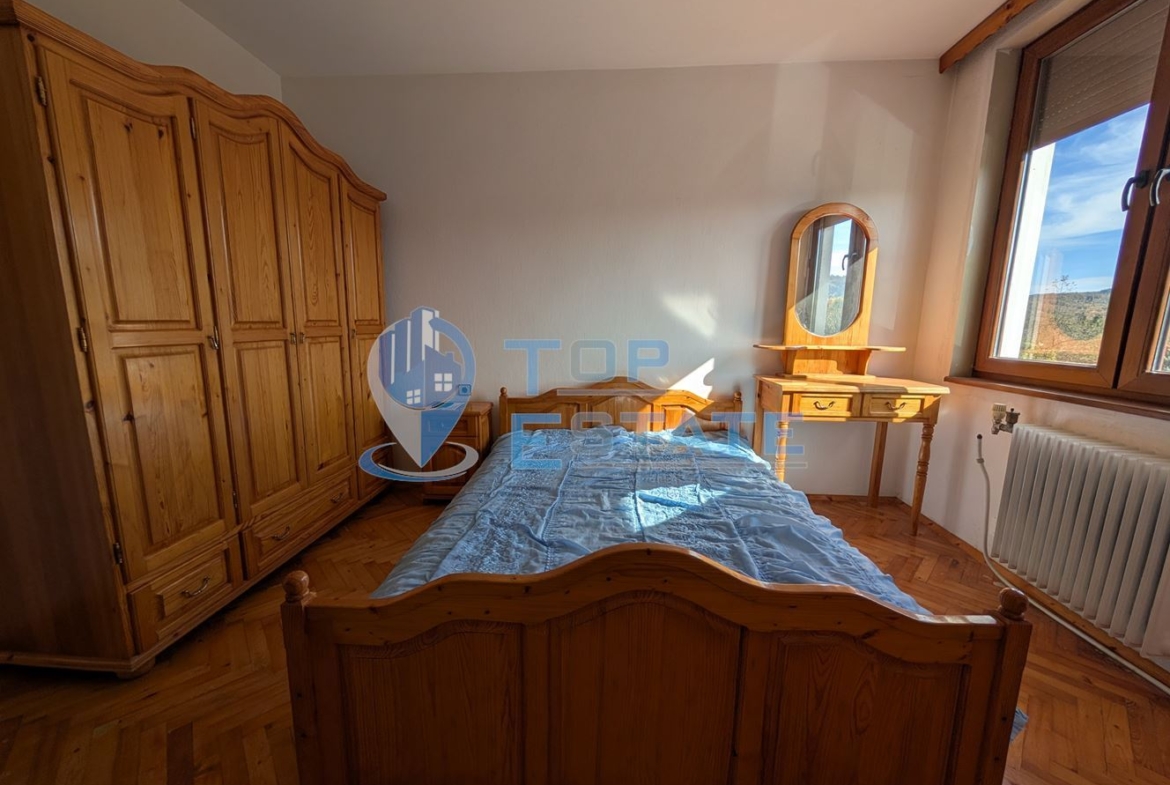 Тристаен тухлен апартамент в квартал Светушка, град Трявна - 0