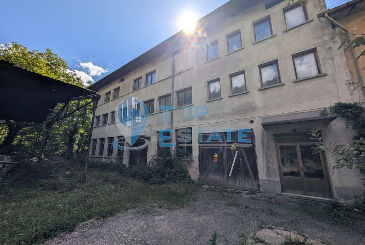 Масивна сграда за обществено обслужване в град Плачковци - 0