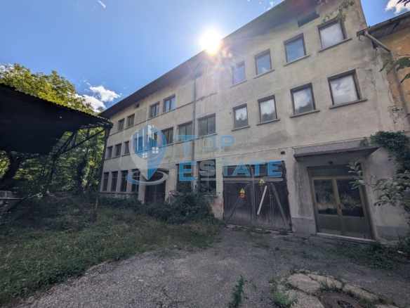 Масивна сграда за обществено обслужване в град Плачковци - 0