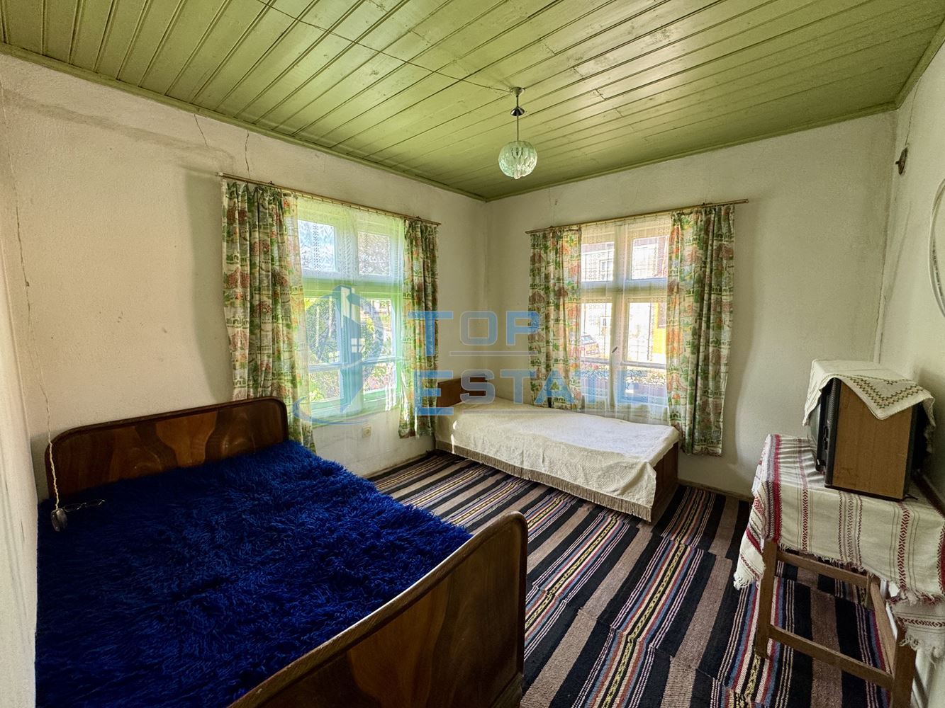 Тухлена къща с допълнителни постройки в село Миндя, област Велико Търново - 0