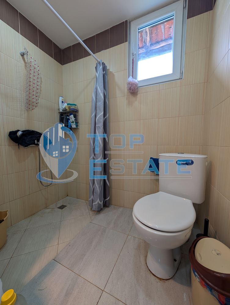 Едноетажна реновирана къща с голям двор в село Сливовица - 0