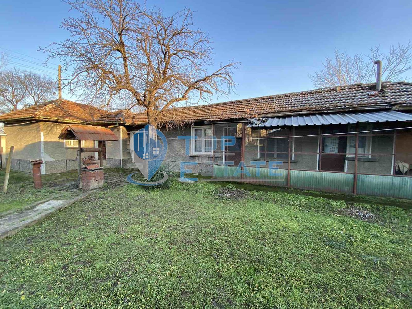 Едноетажна къща с гараж в с. Козаревец, област Велико Търново-0 Едноетажна къща с гараж в с. Козаревец, област Велико Търново - 0