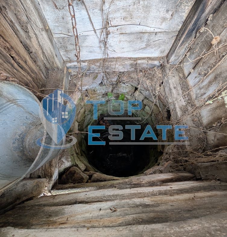 Двуетажна старинна къща с кладенец в село Малки Вършец - 0