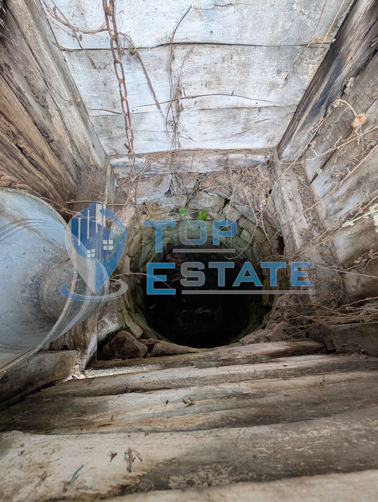 Двуетажна старинна къща с кладенец в село Малки Вършец - 0