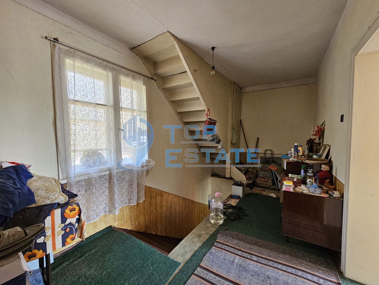 Двуетажна тухлена къща с гараж и голям двор в село Добромирка - 0