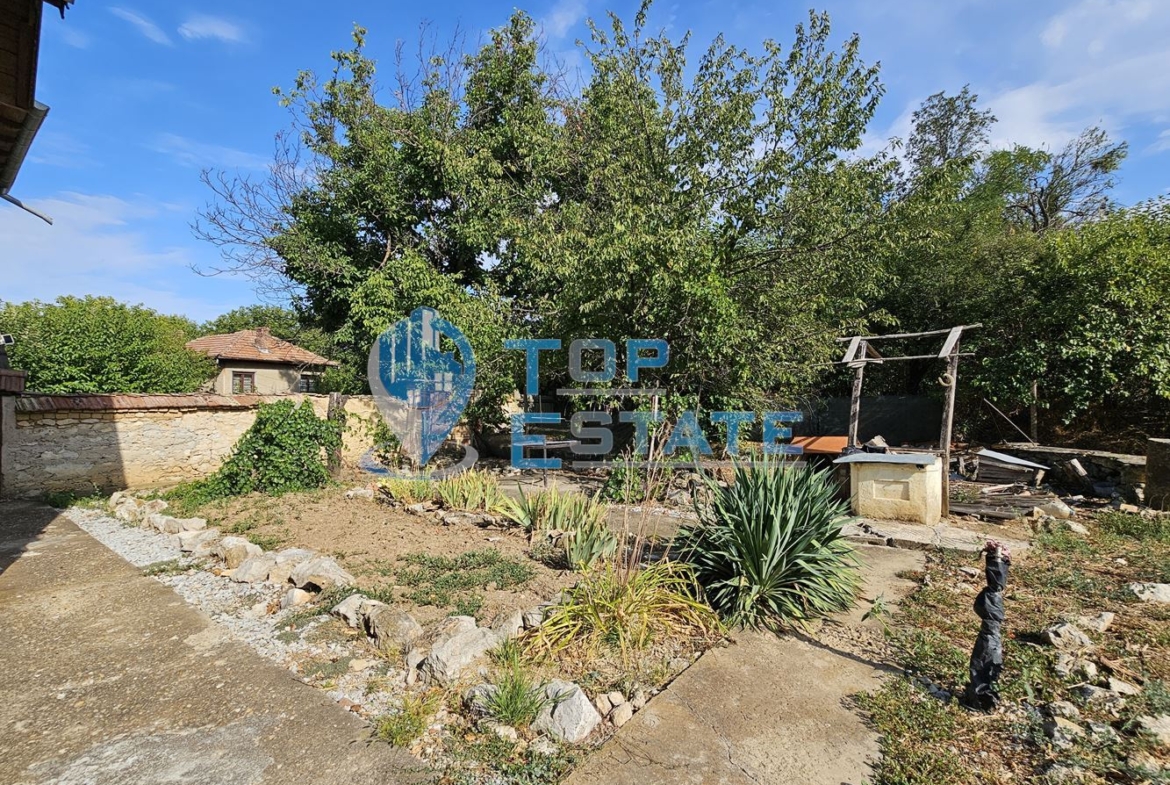 Ремонтирана и обзаведена къща с два санитарни възела в село Хотница, област Велико Търново - 0