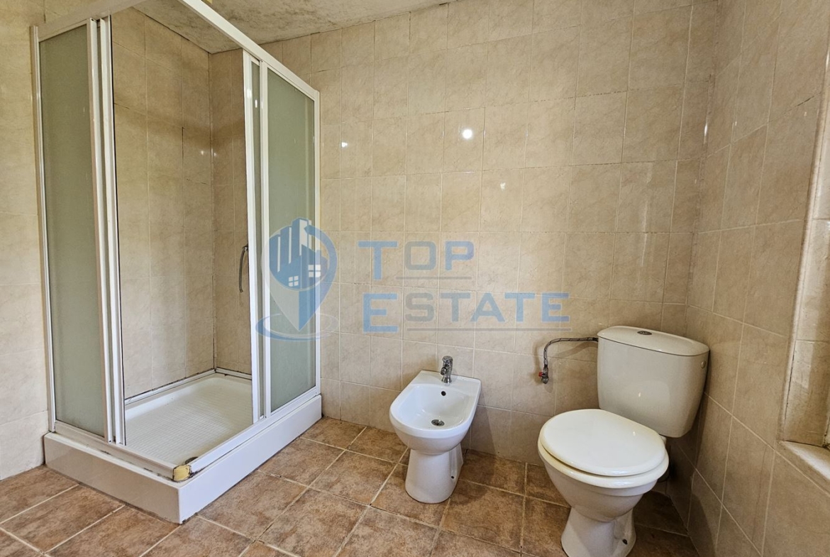 Ремонтирана и обзаведена къща с два санитарни възела в село Хотница, област Велико Търново - 0