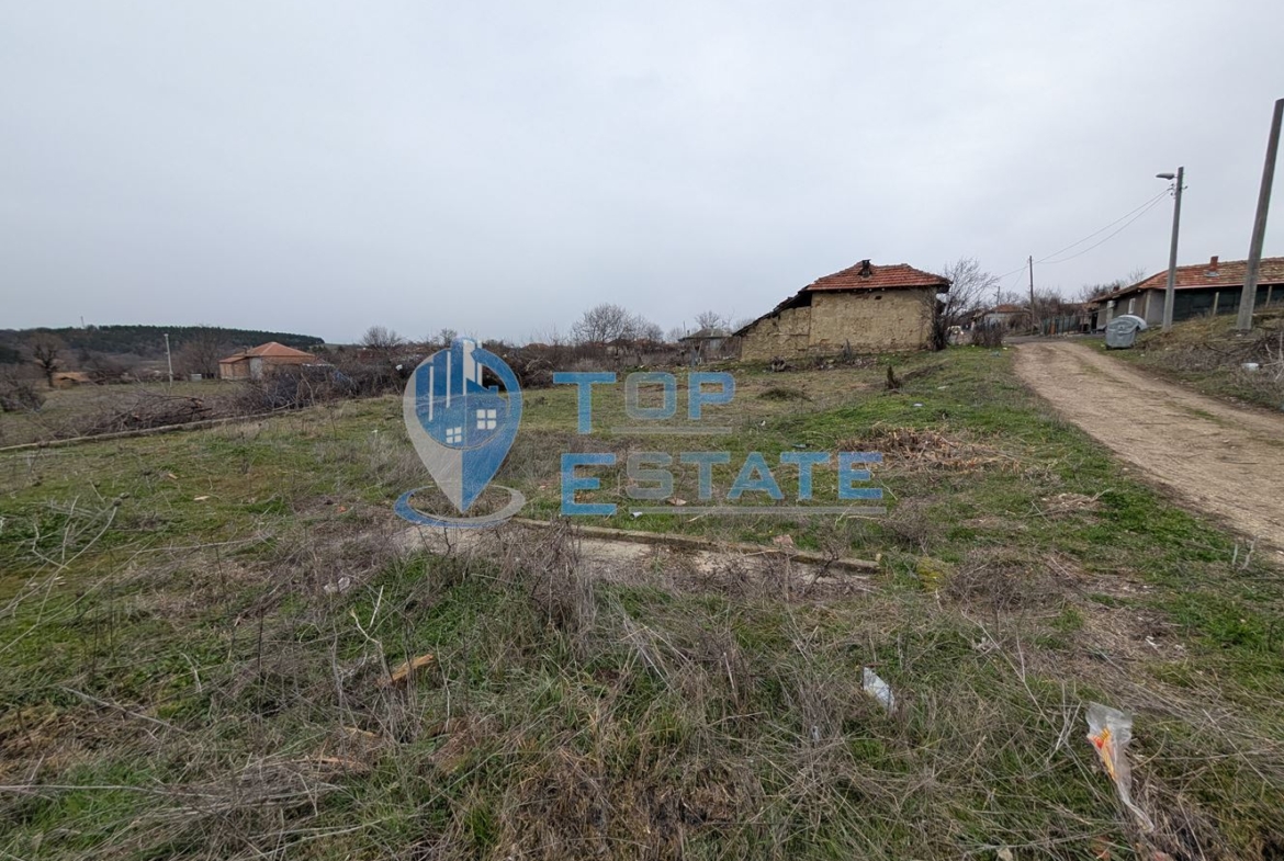 Парцел в регулация в село Добри дял - 0