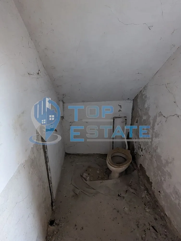 Двуетажна тухлена къща в село Вишовград - 0