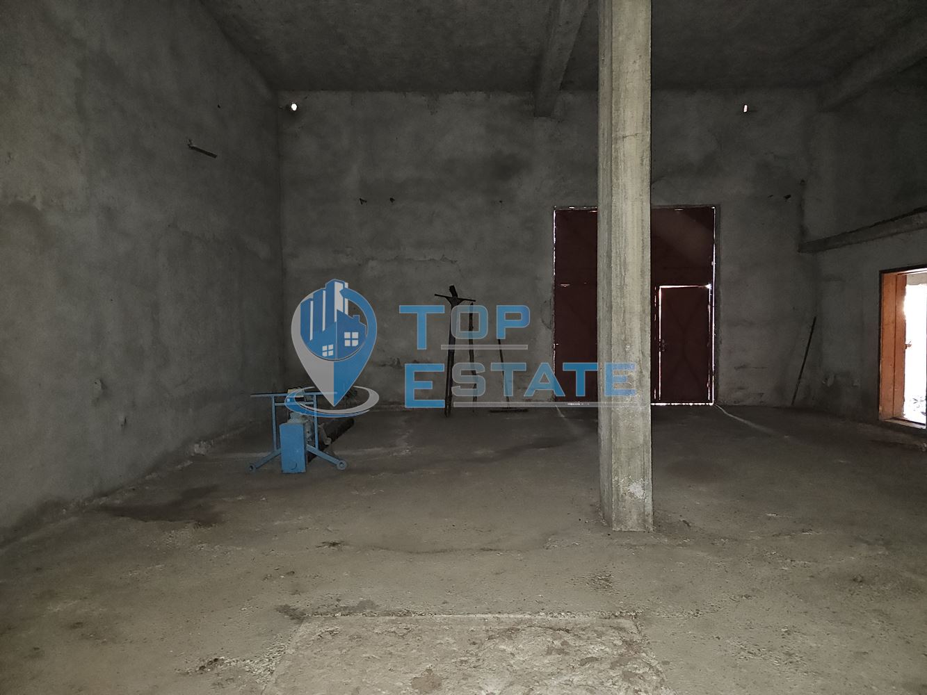 Тухлена промишлена сграда с ток и вода в с. Алеково, област Велико Търново-0 Тухлена промишлена сграда с ток и вода в с. Алеково, област Велико Търново - 0