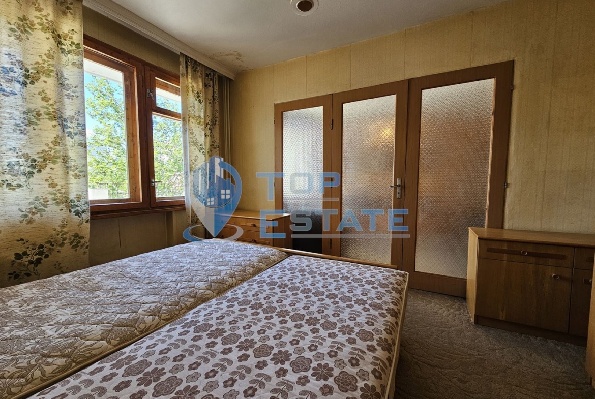 Многостаен тухлен апартамент с гараж в квартал Бузлуджа, град Велико Търново - 0