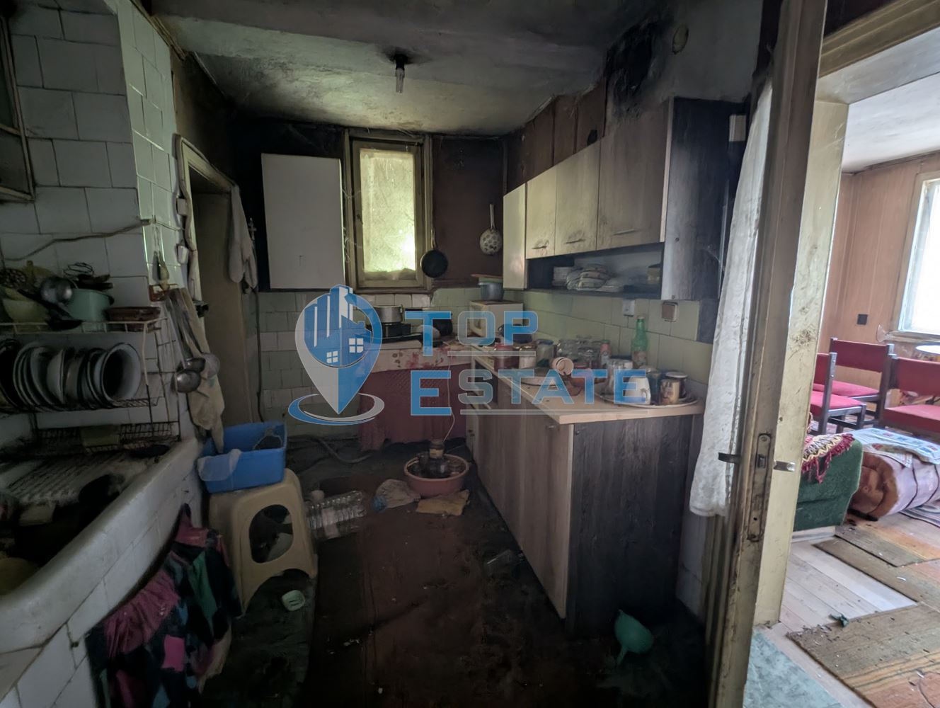 Тухлена къща на тиха и спокойна улица в село Поликраище, област Велико Търново - 0