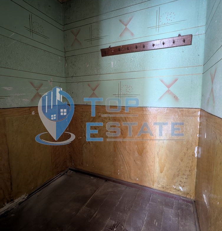 Двуетажна тухлена къща в село Драгижево, област Велико Търново - 0