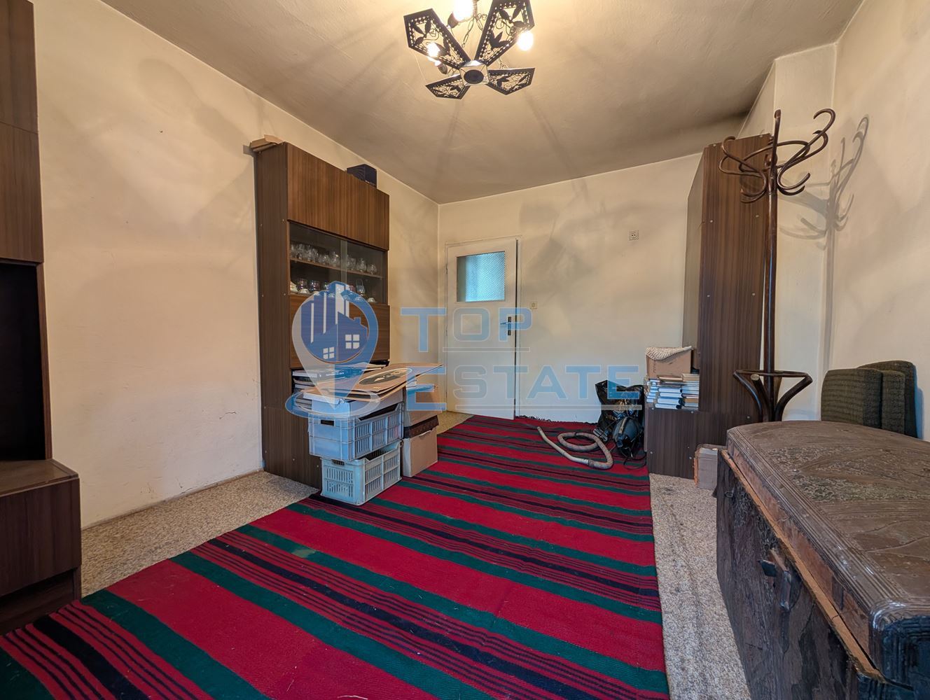 Четиристаен апартамент в центъра на град Елена - 0