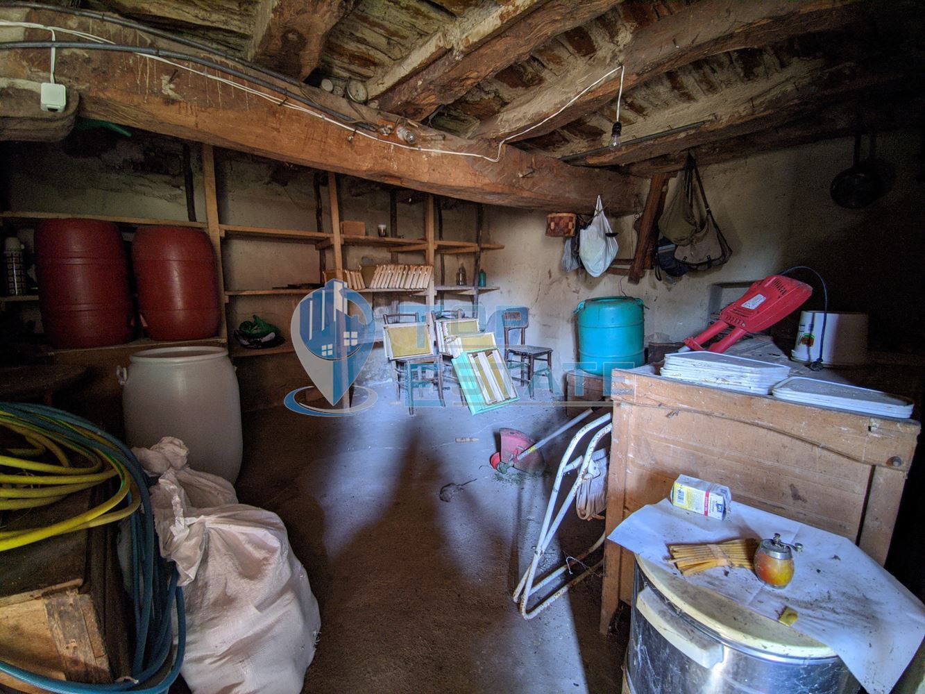 Старинна къща с голям двор в село Мусина - 0