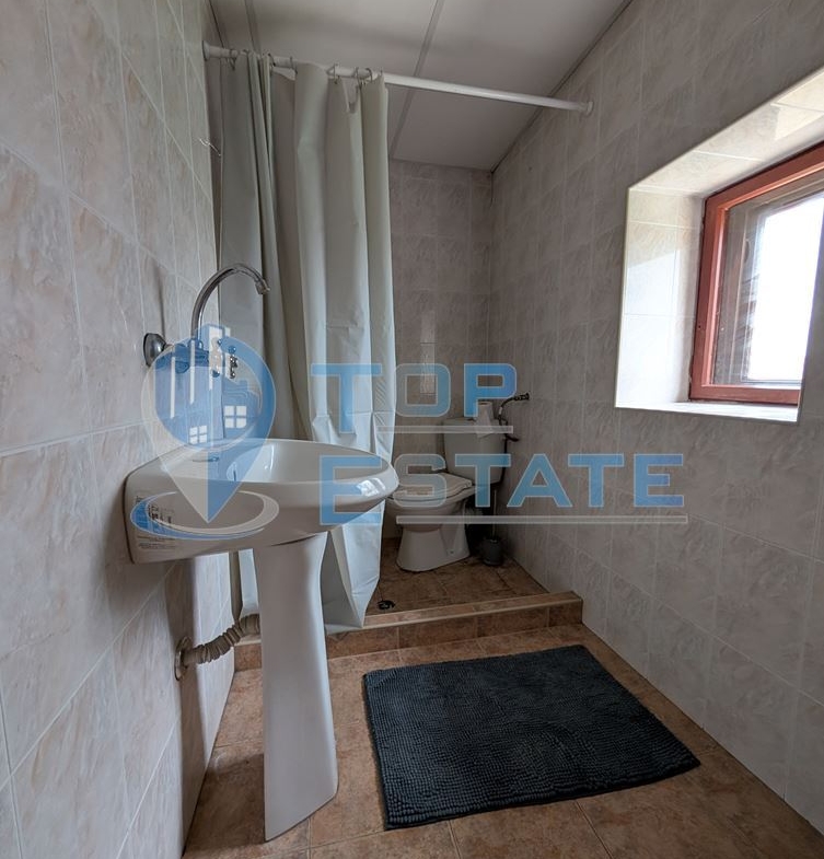 Двуетажна къща с голям двор и кладенец в село Ресен - 0