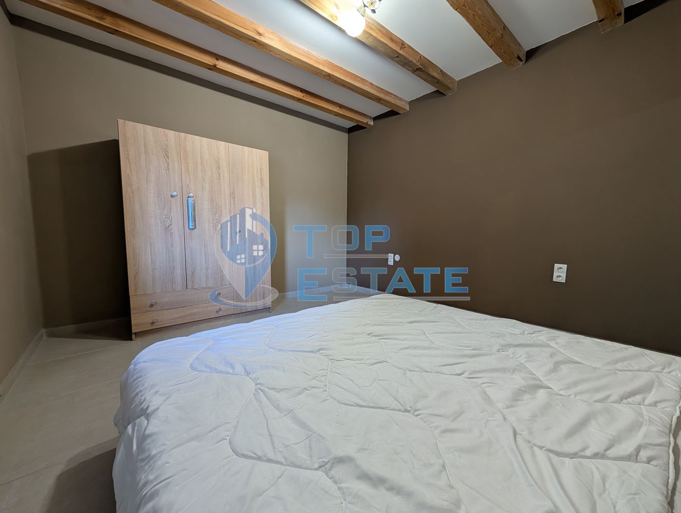 Реновирана тухлена къща с красива панорама и басейн в село Садина-0 Реновирана тухлена къща с красива панорама и басейн в село Садина - 0