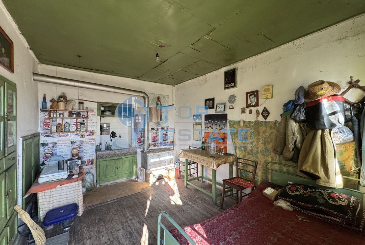 Тухлена къща с голям двор в с. Масларево, област Велико Търново - 0