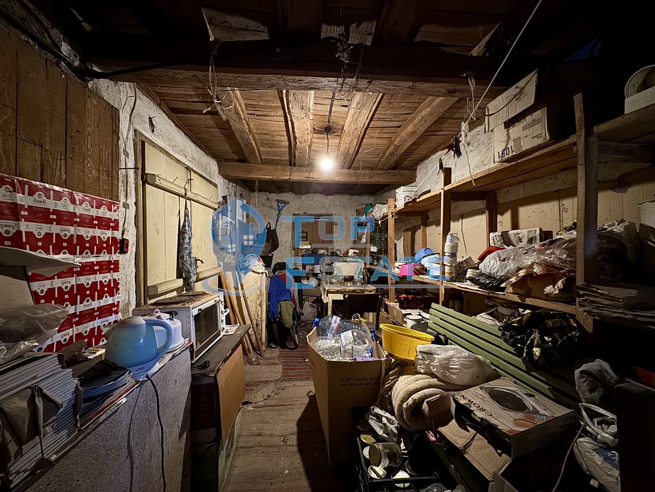 Двуетажна къща с кладенец и голям двор в село Ресен, област Велико Търново - 0