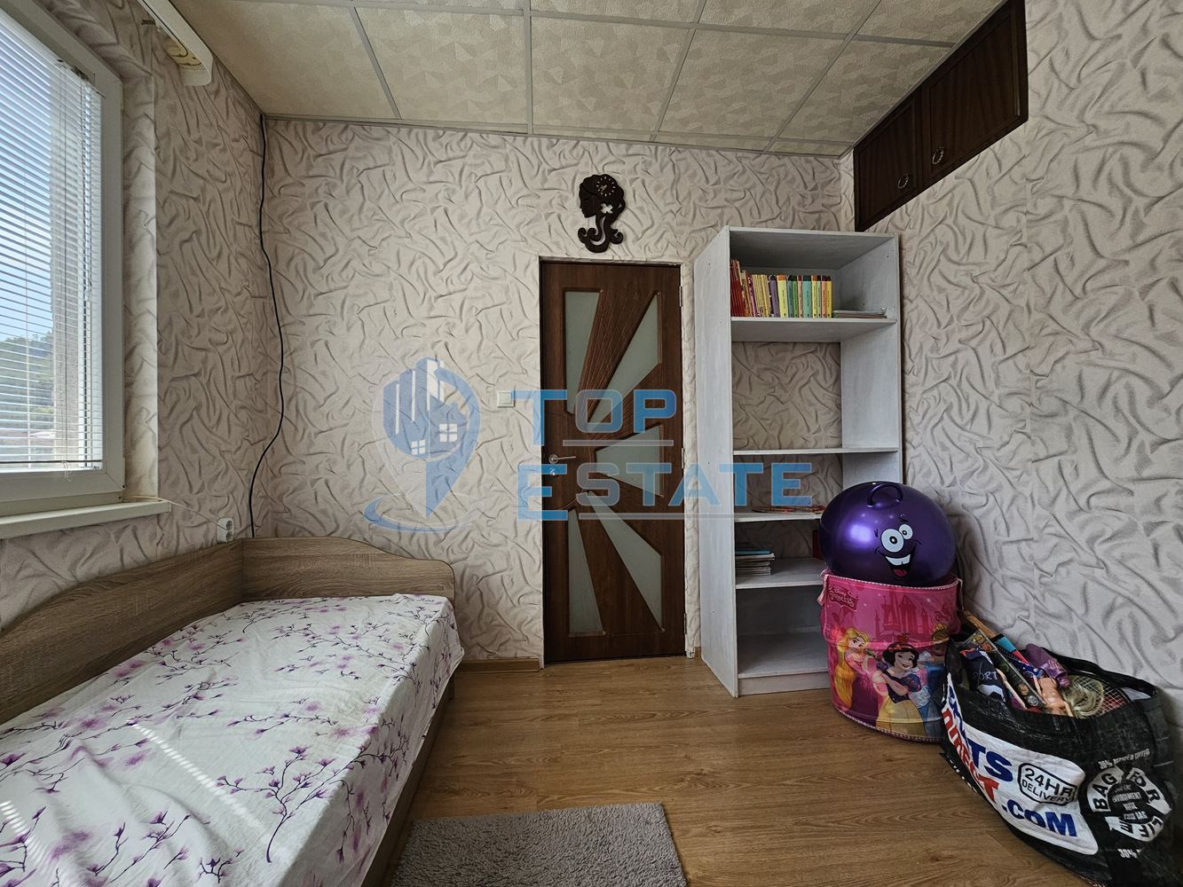 Обзаведен и ремонтиран двустаен тухлен апартамент в Горна Оряховица, квартал Гарата - 0