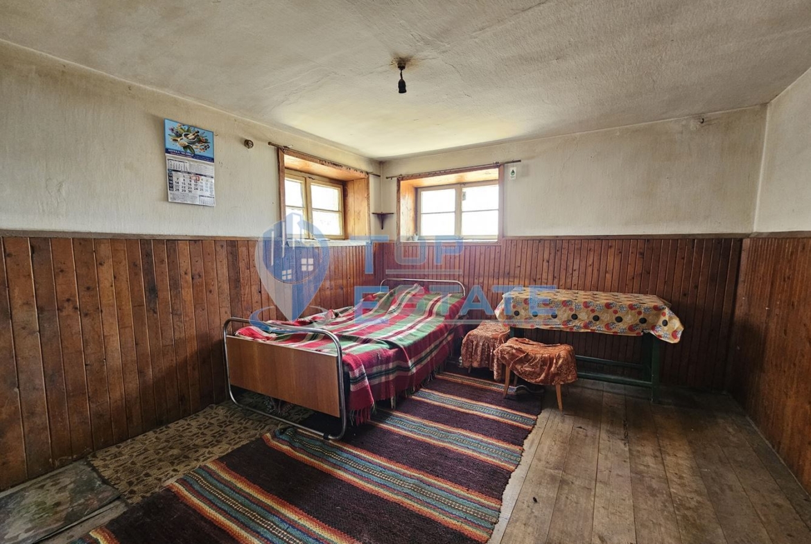 Здрава тухлена къща с три спални в село Копривец, област Русе - 0