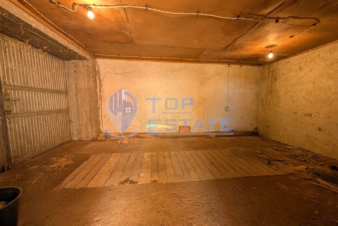 Едноетажна тухлена къща с гараж в село Павел - 0