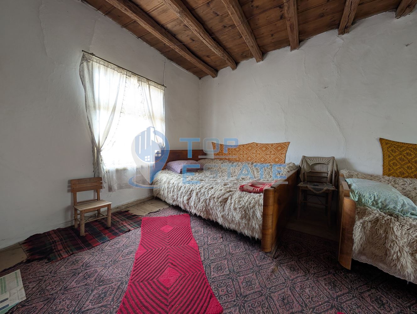 Двуетажна старинна къща с кладенец в село Малки Вършец - 0