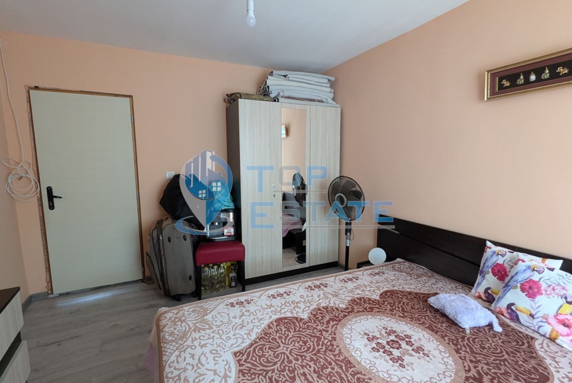 Ремонтирана тухлена къща на главната улица в село Добри дял, обл. Велико Търново - 0