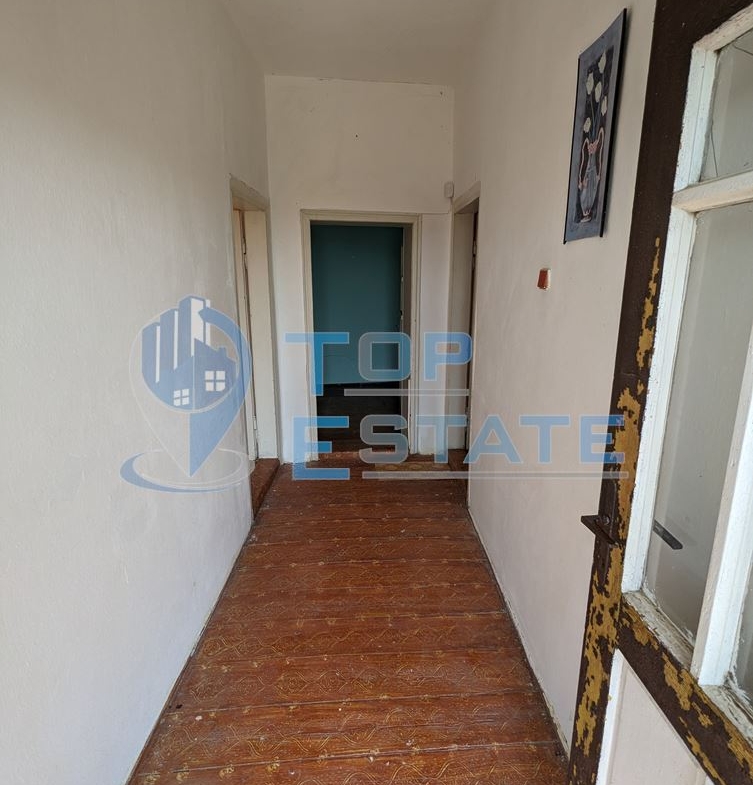 Двуетажна къща с кладенец и гараж в град Сухиндол - 0